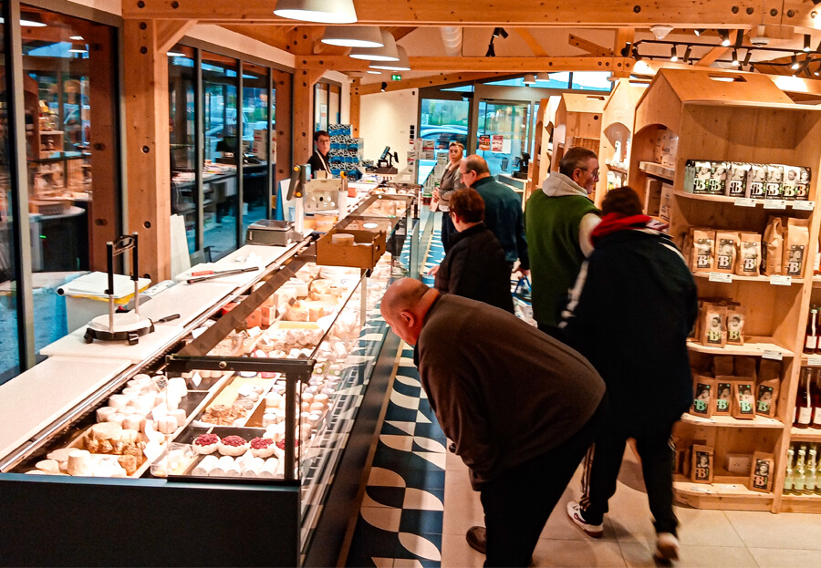 Installation caisse enregistreuse et balances fromagerie Halles de Gilly